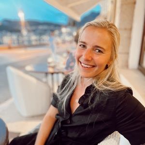 Meet your Posher, Liz